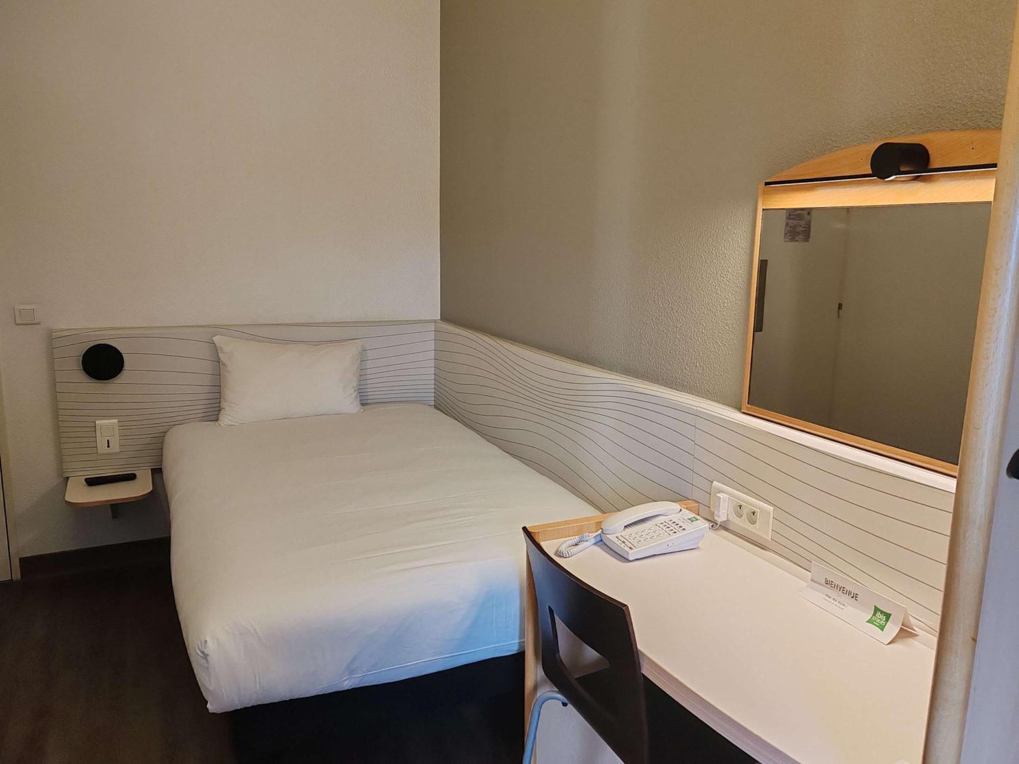 Ibis Styles Paris Poissy Hotel Eksteriør billede